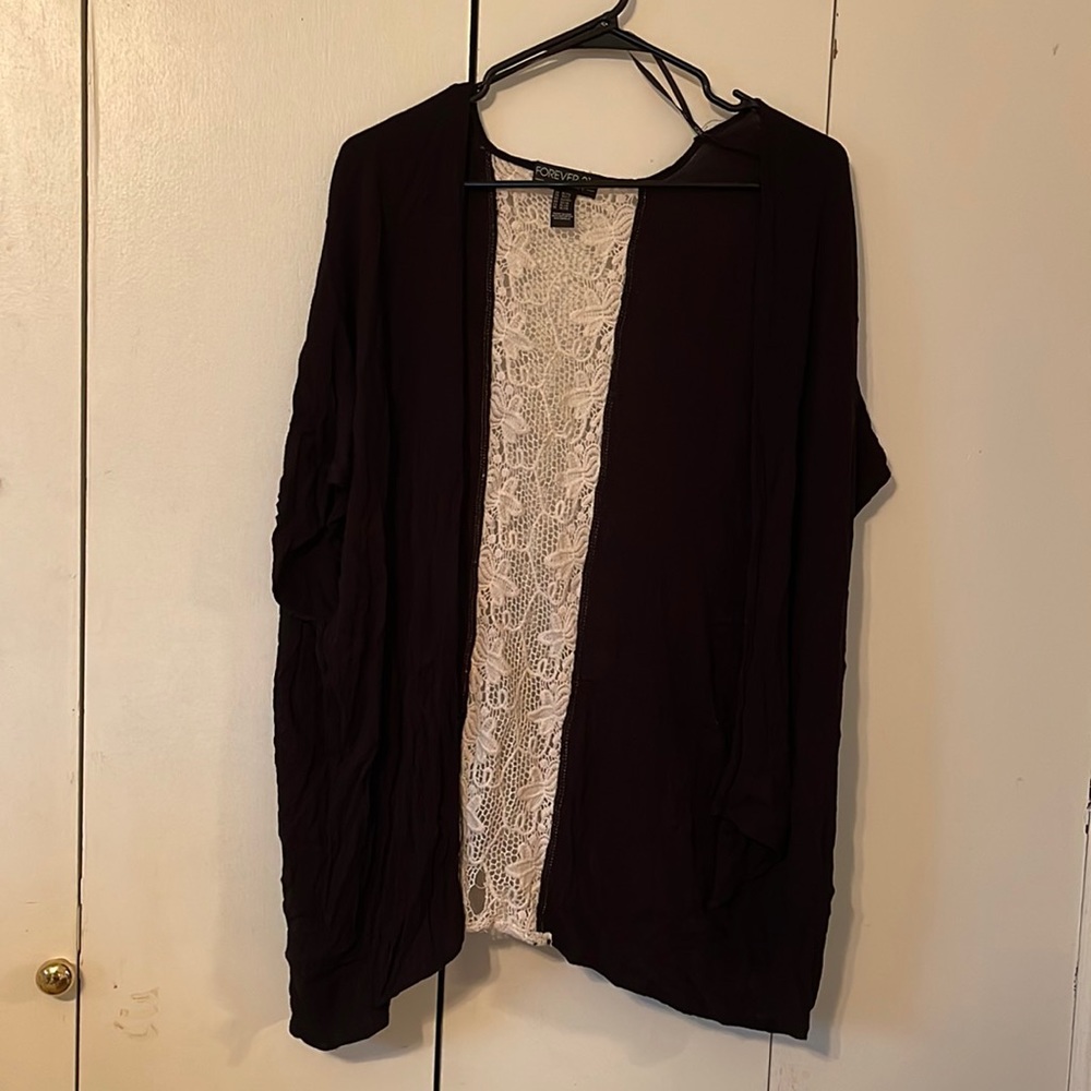 F21+. Black short sleeve cardigan. XL.